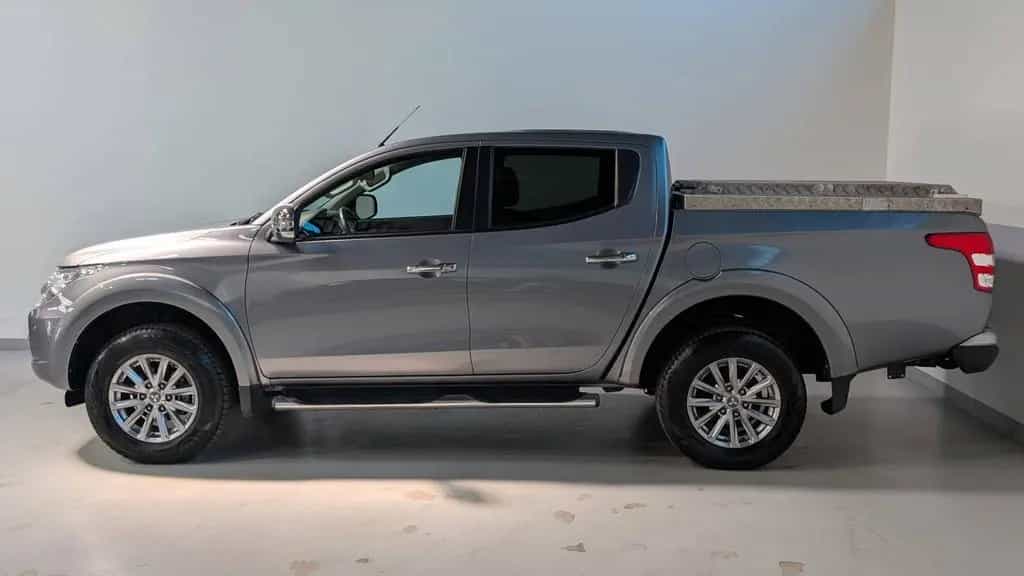 Mitsubishi L200 2.4 DI-D Top AT/4WD/AHK/LEDER/1.H/ 04/2016-photo-13