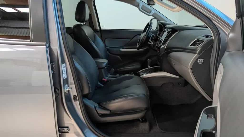 Mitsubishi L200 2.4 DI-D Top AT/4WD/AHK/LEDER/1.H/ 04/2016-photo-9