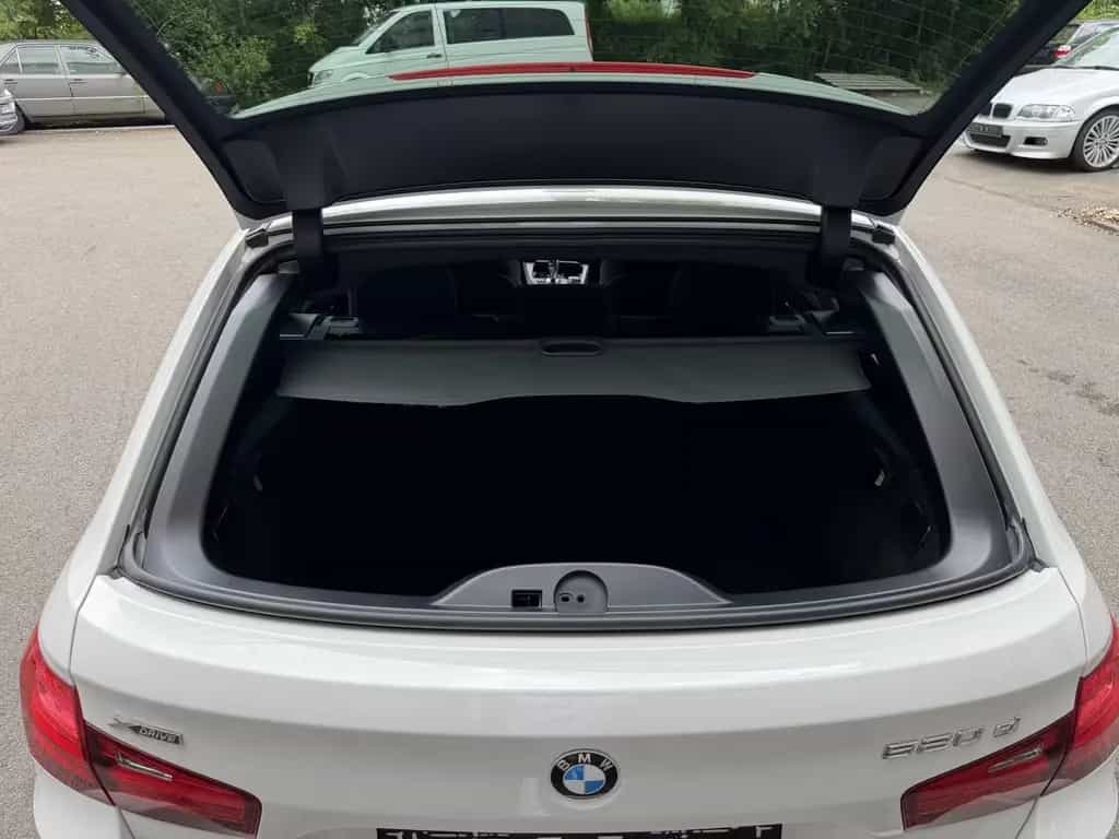 BMW 520 D xDrive M-Sportpaket Xenon Navi Ambiente 06/2016-photo-36