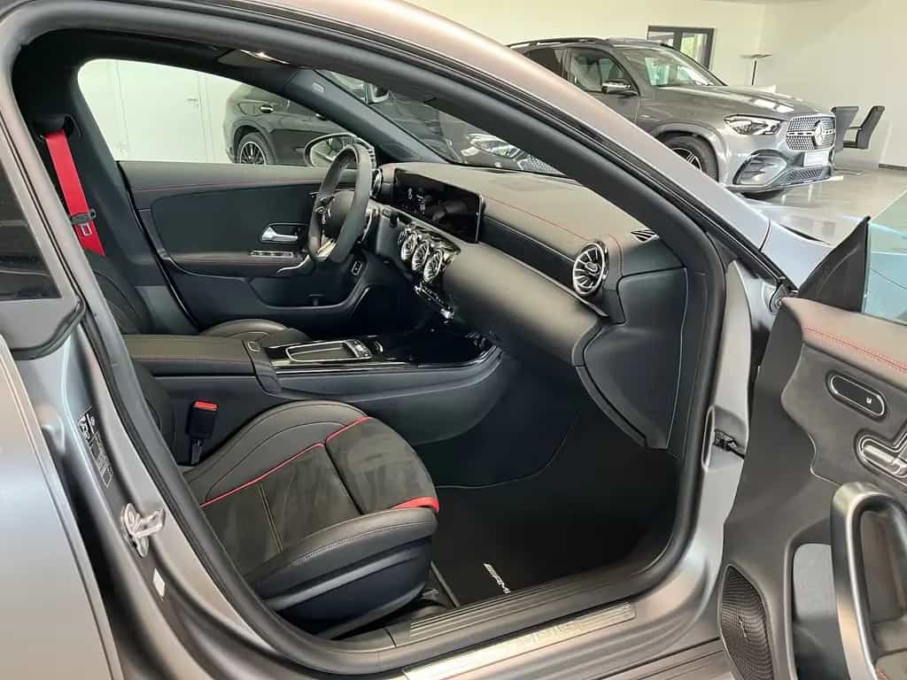 Mercedes-Benz CLA 35 AMG 4M Airodynamik Pano Headup Memory Mul 08/2025-photo-9