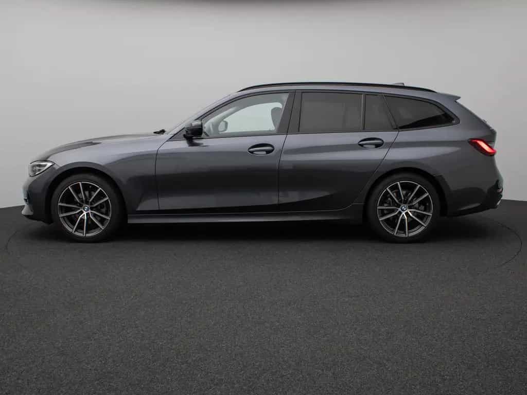 BMW 320 d xD  Sport Line Panorama DAB H/K Stop&Go AHK 03/2021-photo-10
