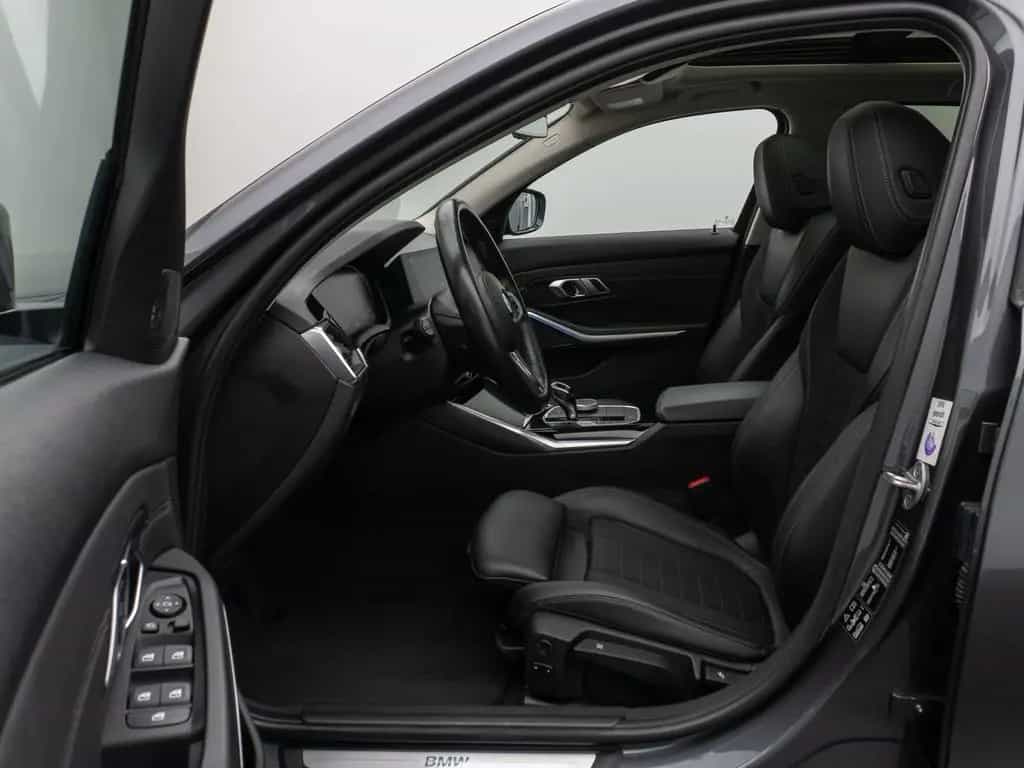 BMW 320 d xD  Sport Line Panorama DAB H/K Stop&Go AHK 03/2021-photo-19