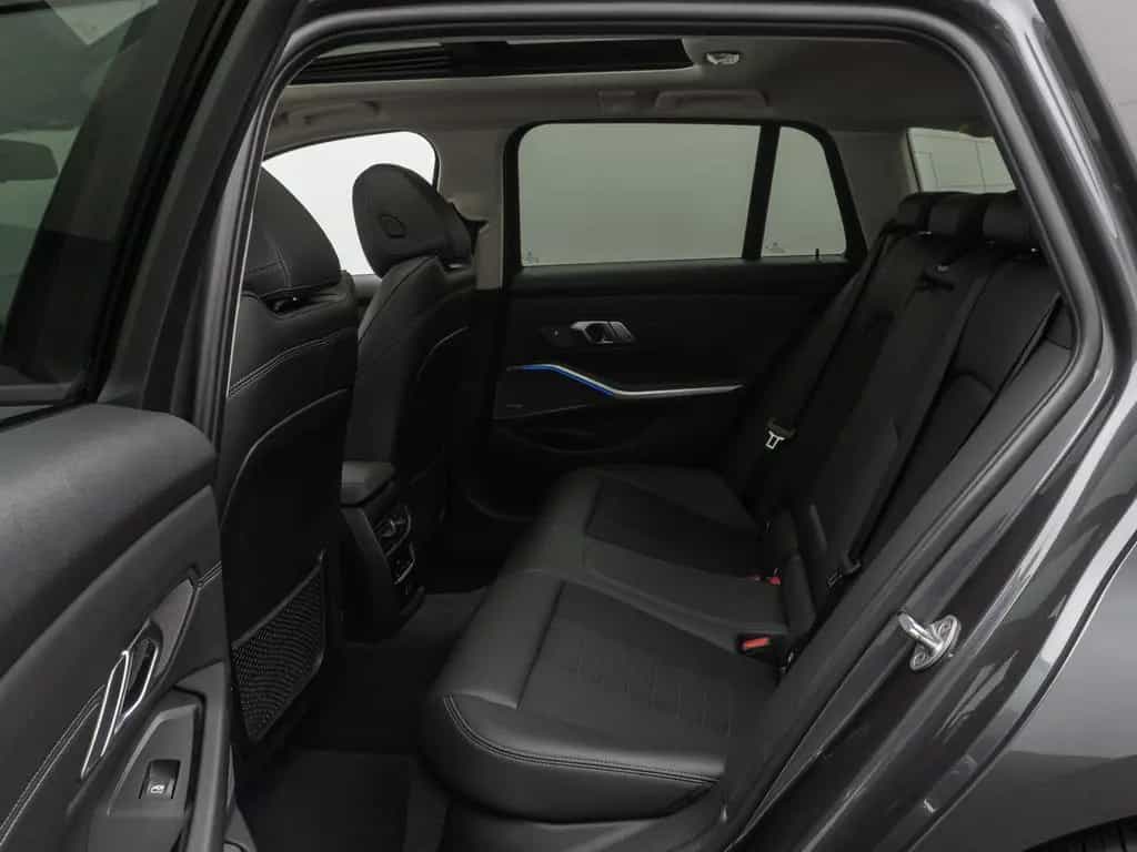 BMW 320 d xD  Sport Line Panorama DAB H/K Stop&Go AHK 03/2021-photo-25