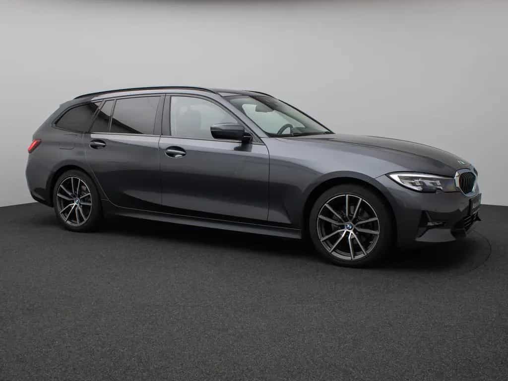 BMW 320 d xD  Sport Line Panorama DAB H/K Stop&Go AHK 03/2021-photo-3