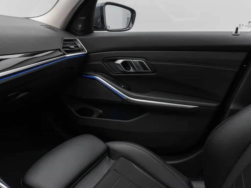 BMW 320 d xD  Sport Line Panorama DAB H/K Stop&Go AHK 03/2021-photo-34