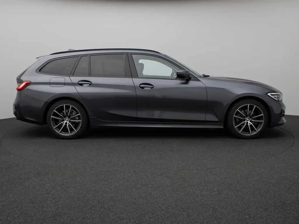 BMW 320 d xD  Sport Line Panorama DAB H/K Stop&Go AHK 03/2021-photo-4