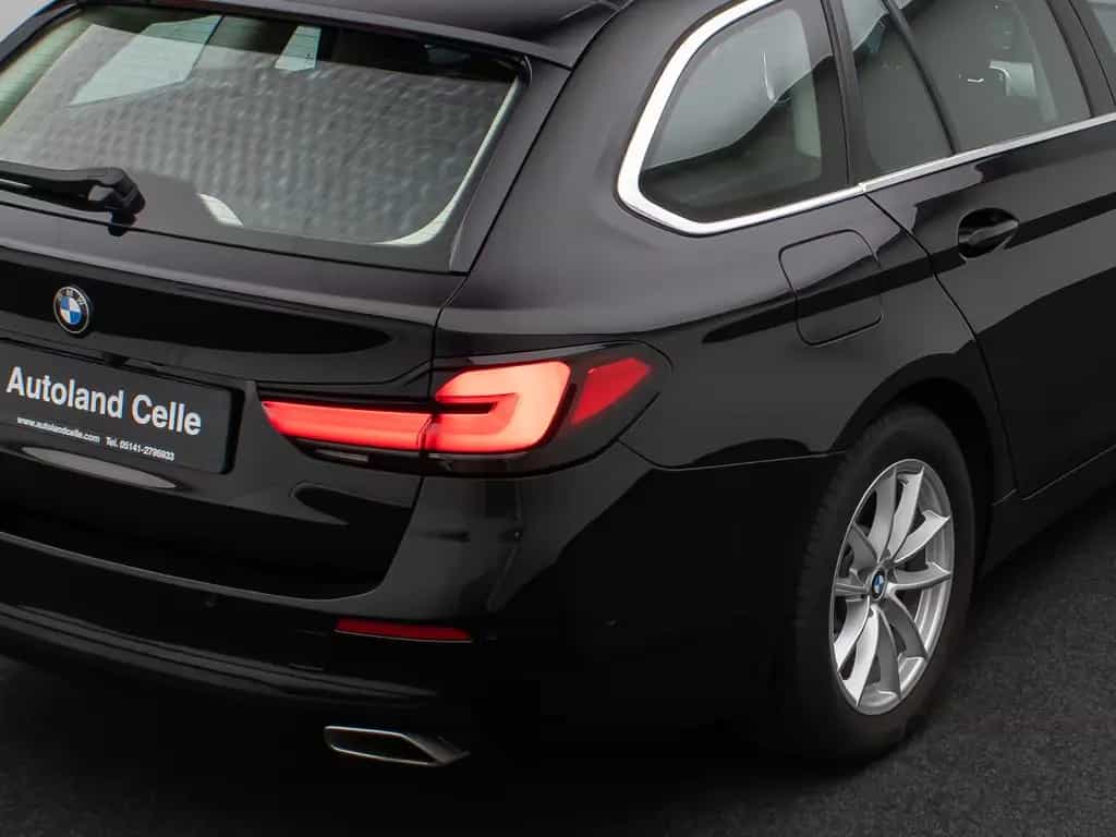 BMW 520 d xD Kamera HUD DAB 4xKlima Sport Leder Alarm 03/2023-photo-16