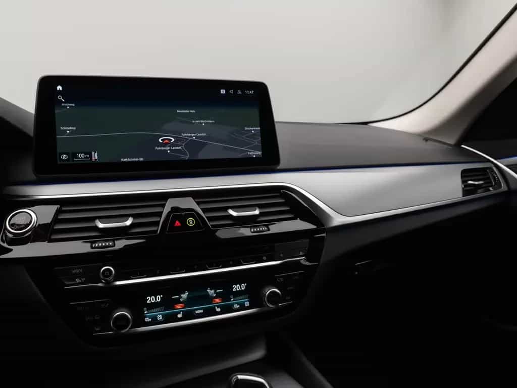 BMW 520 d xD Kamera HUD DAB 4xKlima Sport Leder Alarm 03/2023-photo-21