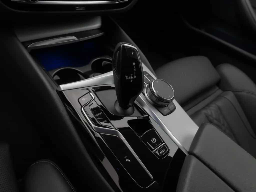 BMW 520 d xD Kamera HUD DAB 4xKlima Sport Leder Alarm 03/2023-photo-22