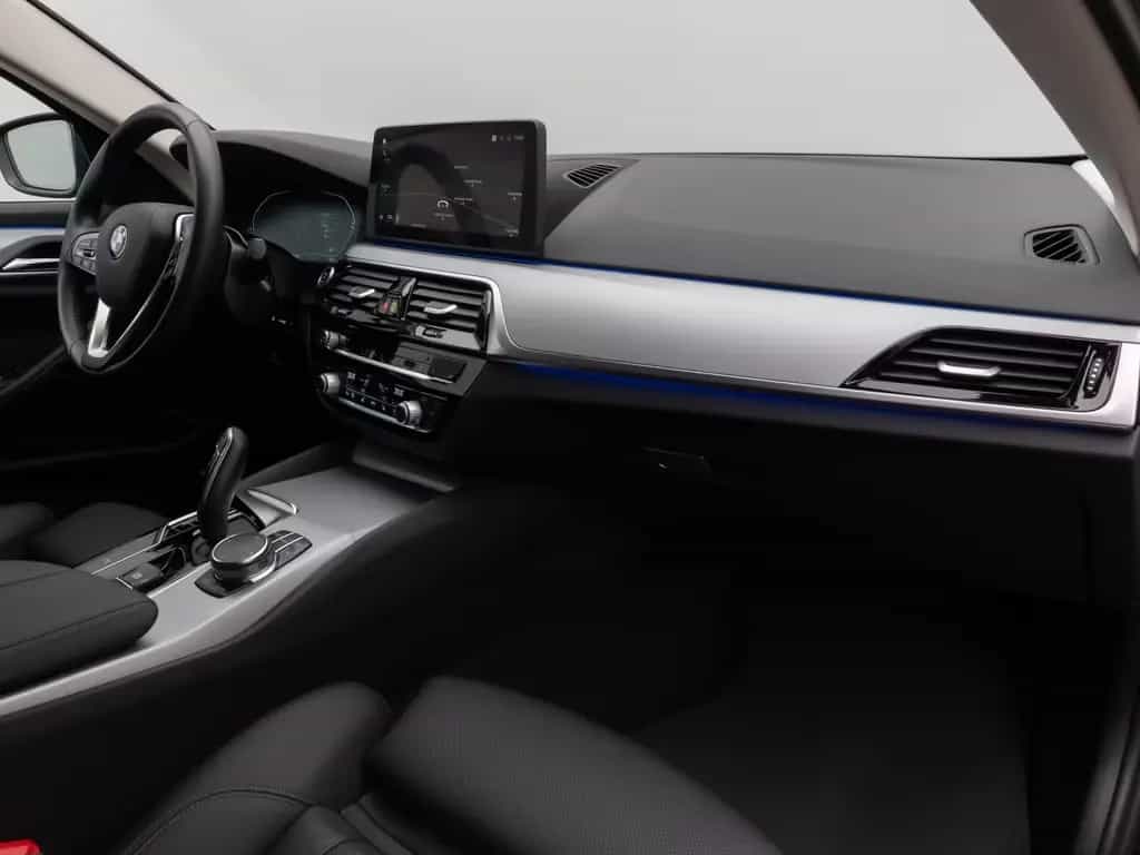 BMW 520 d xD Kamera HUD DAB 4xKlima Sport Leder Alarm 03/2023-photo-23