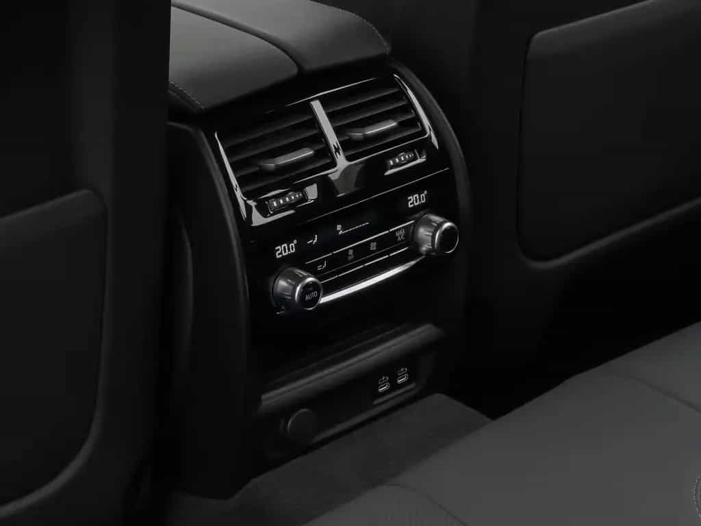 BMW 520 d xD Kamera HUD DAB 4xKlima Sport Leder Alarm 03/2023-photo-27
