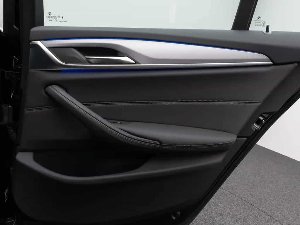 BMW 520 d xD Kamera HUD DAB 4xKlima Sport Leder Alarm 03/2023-photo-31