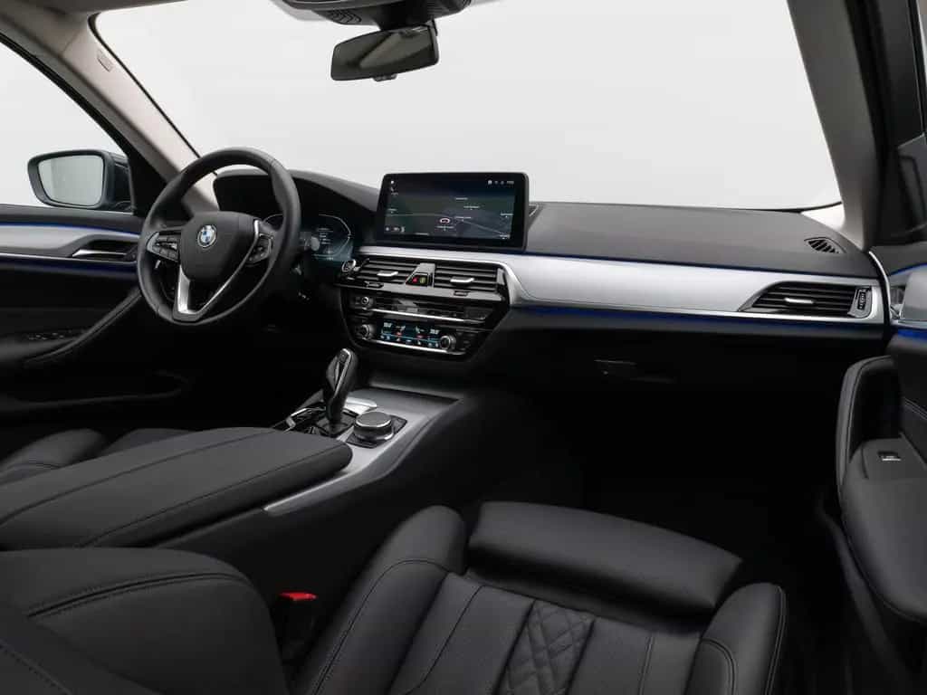 BMW 520 d xD Kamera HUD DAB 4xKlima Sport Leder Alarm 03/2023-photo-39