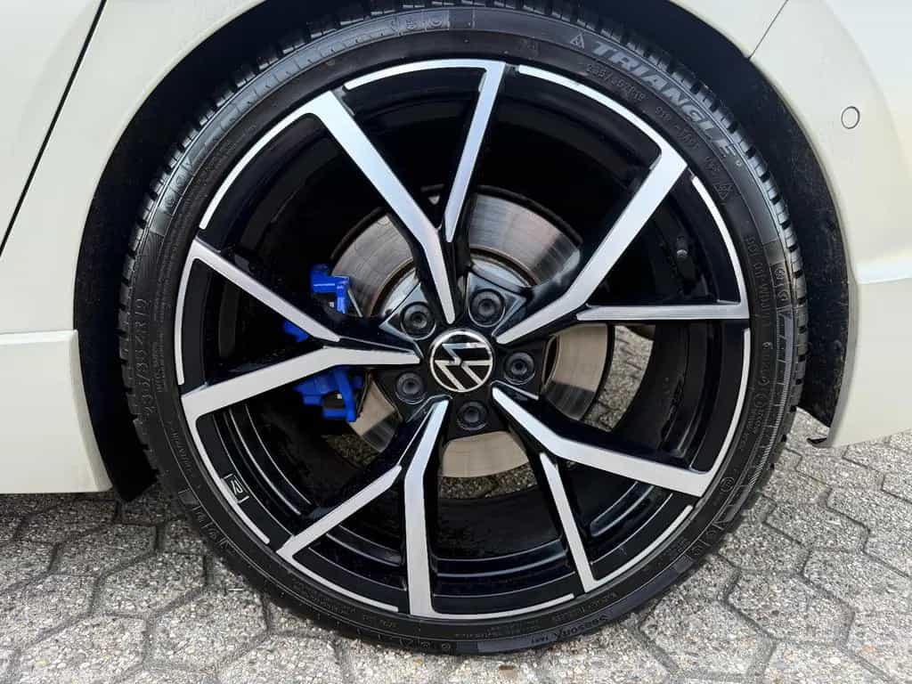 Volkswagen Golf VIII Lim. R 4Motion*ACC*Harmann Kardon*Akra 06/2022-photo-20