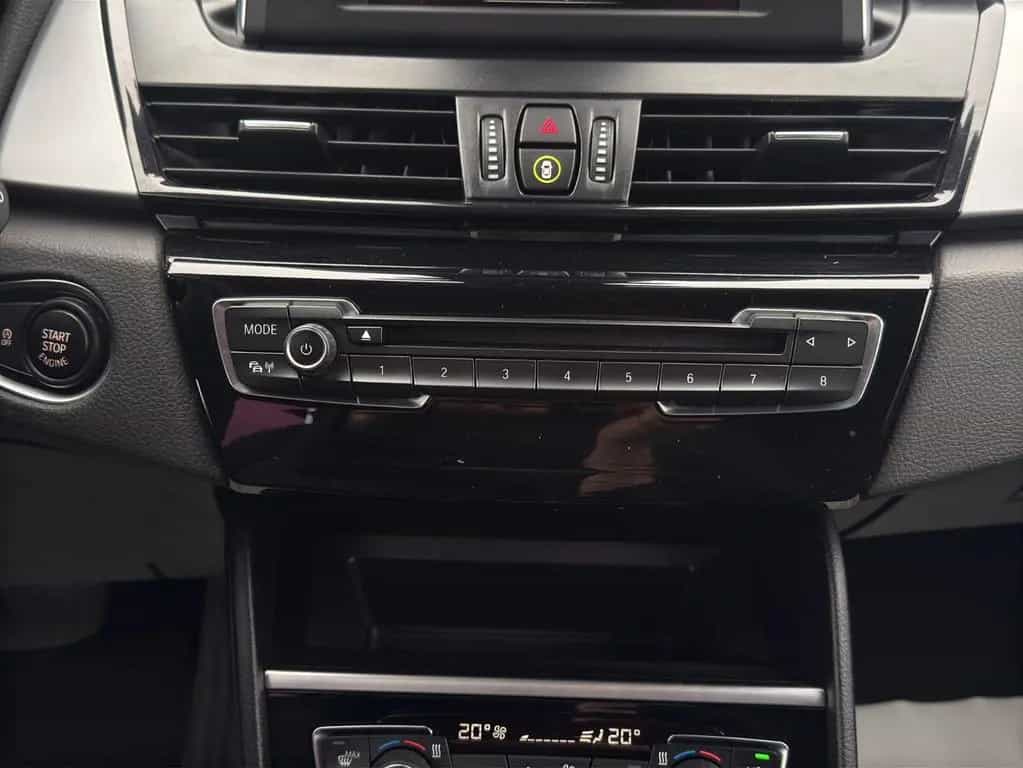 BMW 218 Active Tourer"Garantie-TÜV/ServiceNEU"2.Hd 03/2016-photo-29