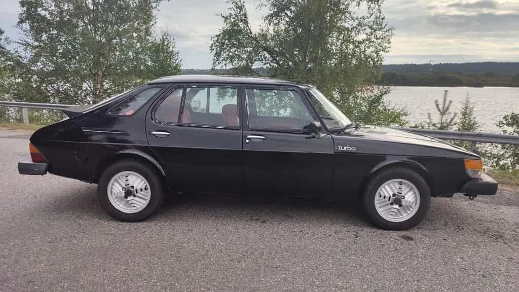 Saab 900 Turbo 11/1979-photo-2