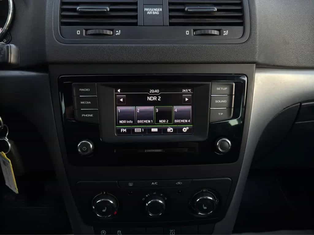 Skoda Yeti Cool Edition Outdoor*Garantie-ServiceNEU* 02/2016-photo-29