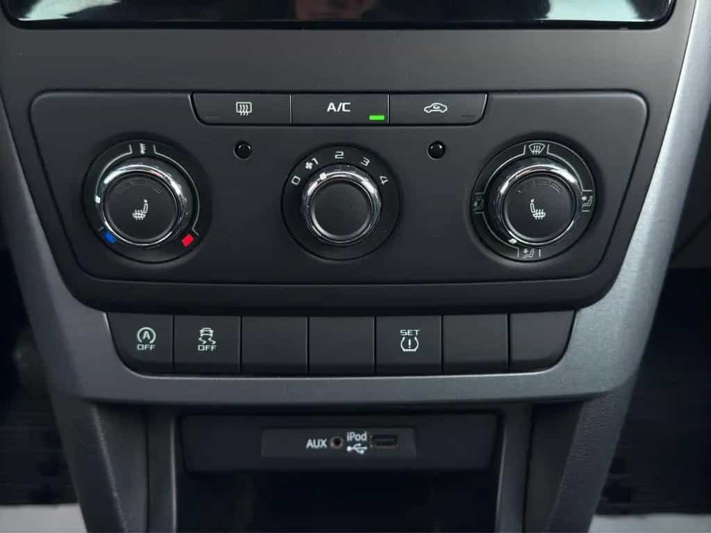 Skoda Yeti Cool Edition Outdoor*Garantie-ServiceNEU* 02/2016-photo-31
