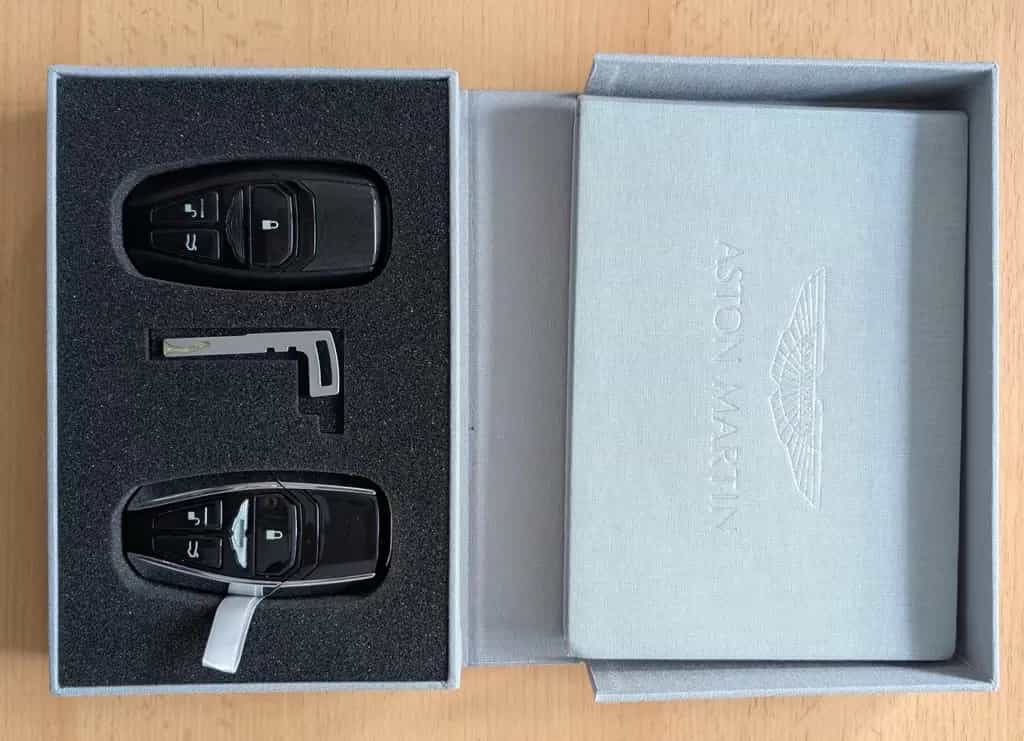 Aston Martin V8 Vantage Vantage Roadster F1 Ed.*CARBON*360°GARANTIE 4.27 03/2024-photo-43