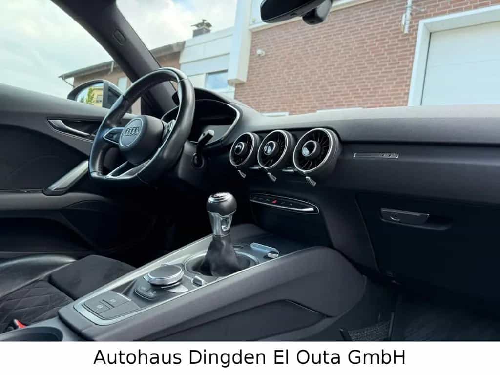 Audi TT Coupe 2.0 TFSI 02/2015-photo-18
