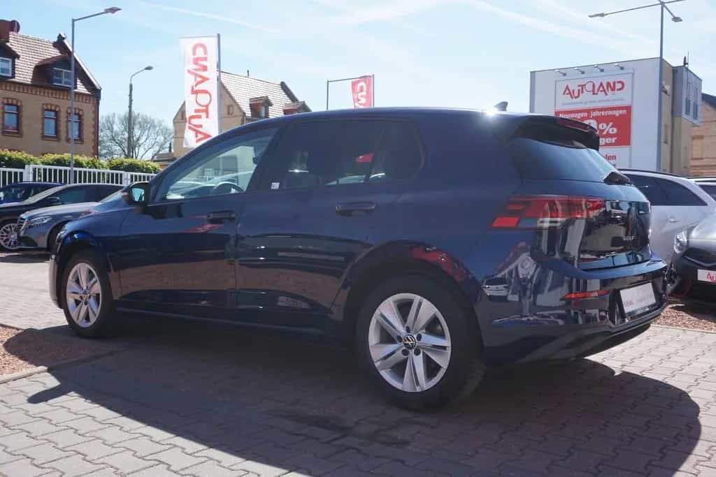 Volkswagen Golf VIII 1.5 TSI Life LED Navi App-Connect ACC 10/2020-photo-2