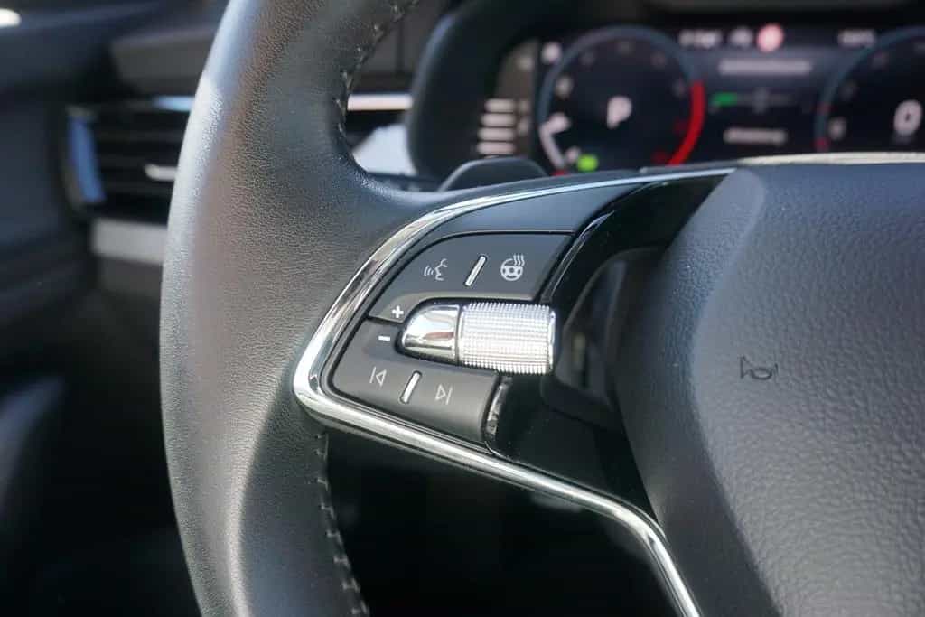 Skoda Kamiq 1.0 Tour DSG LED Navi Android Apple Kamera 09/2022-photo-19