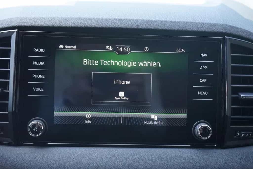 Skoda Karoq Sportline 1.5 TSI DSG LED ACC Navi Kamera 05/2025-photo-14