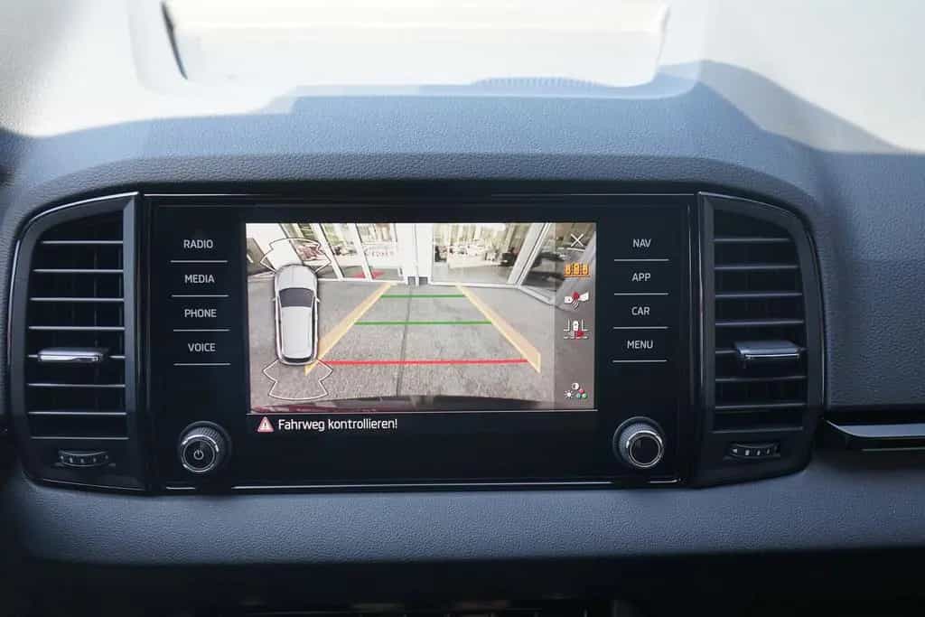 Skoda Karoq Sportline 1.5 TSI DSG LED ACC Navi Kamera 05/2025-photo-17
