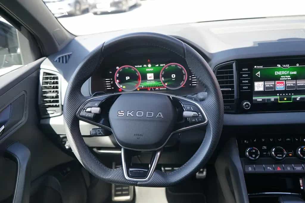 Skoda Karoq Sportline 1.5 TSI DSG LED ACC Navi Kamera 05/2025-photo-24