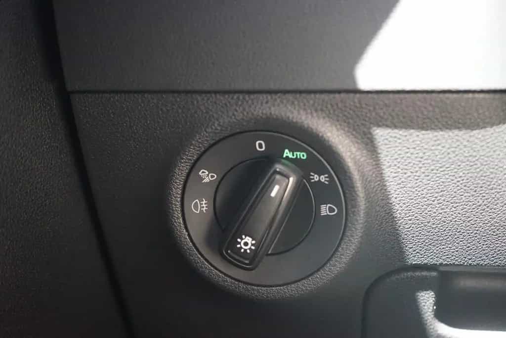 Skoda Karoq Sportline 1.5 TSI DSG LED ACC Navi Kamera 05/2025-photo-32