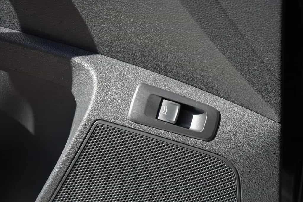 Skoda Karoq Sportline 1.5 TSI DSG LED ACC Navi Kamera 05/2025-photo-34