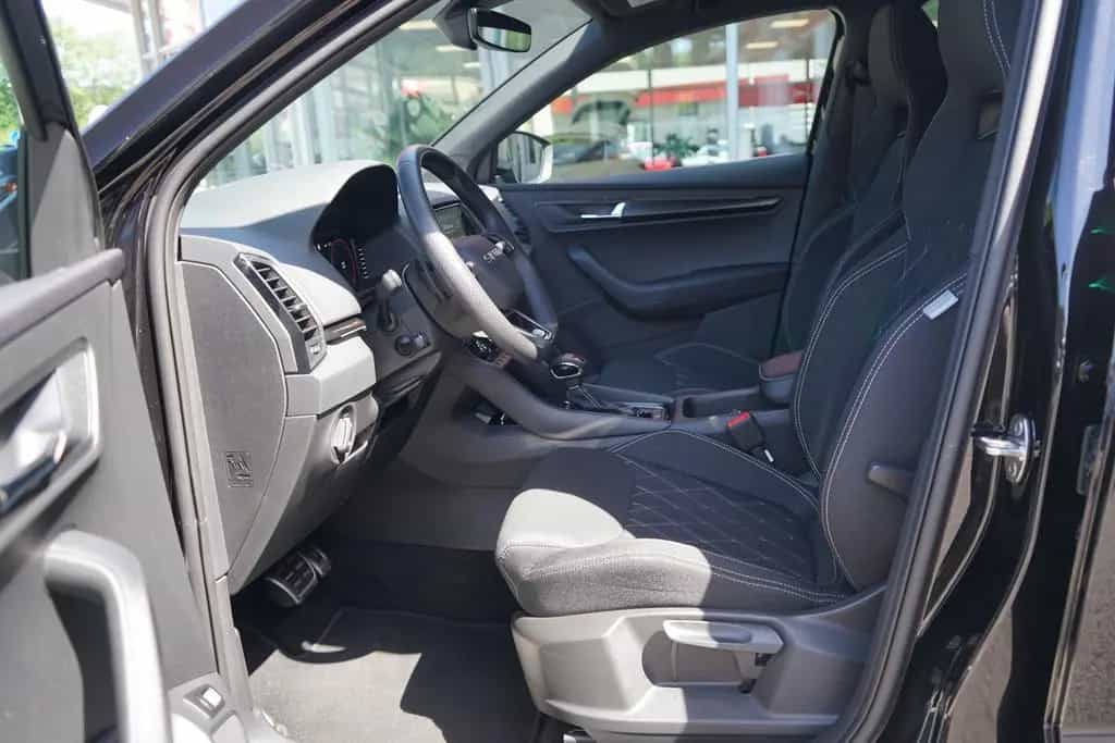 Skoda Karoq Sportline 1.5 TSI DSG LED ACC Navi Kamera 05/2025-photo-35