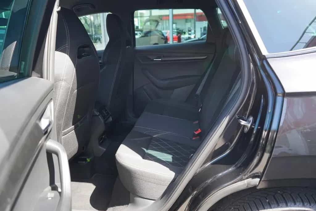 Skoda Karoq Sportline 1.5 TSI DSG LED ACC Navi Kamera 05/2025-photo-37