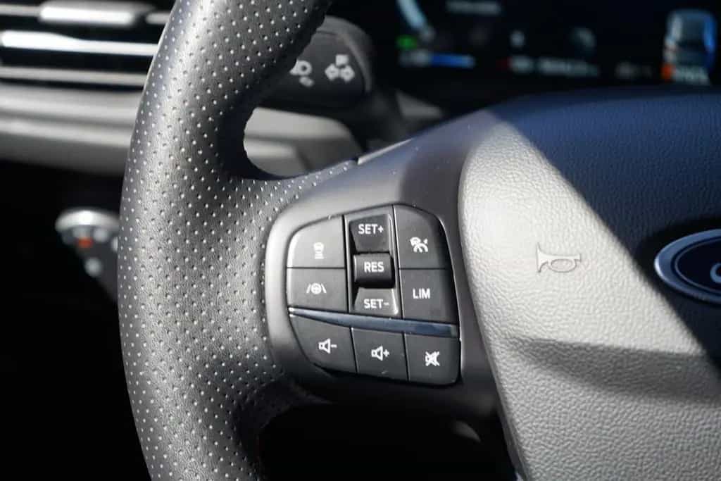 Ford Focus 1.0 M-Hybrid ST-Line LED Navi Sitzheizung 09/2024-photo-23