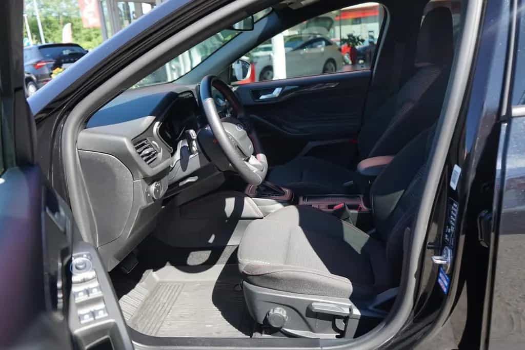 Ford Focus 1.0 M-Hybrid ST-Line LED Navi Sitzheizung 09/2024-photo-30