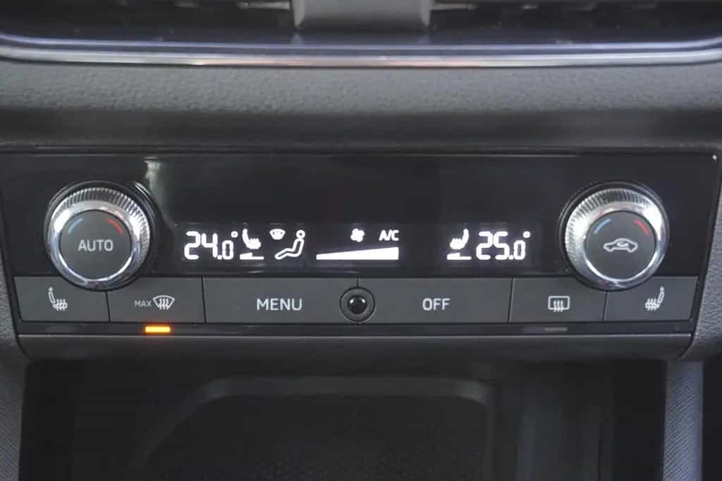 Skoda Scala 1.5 TSI Style LED PDC SmartLink Tempomat 07/2020-photo-15
