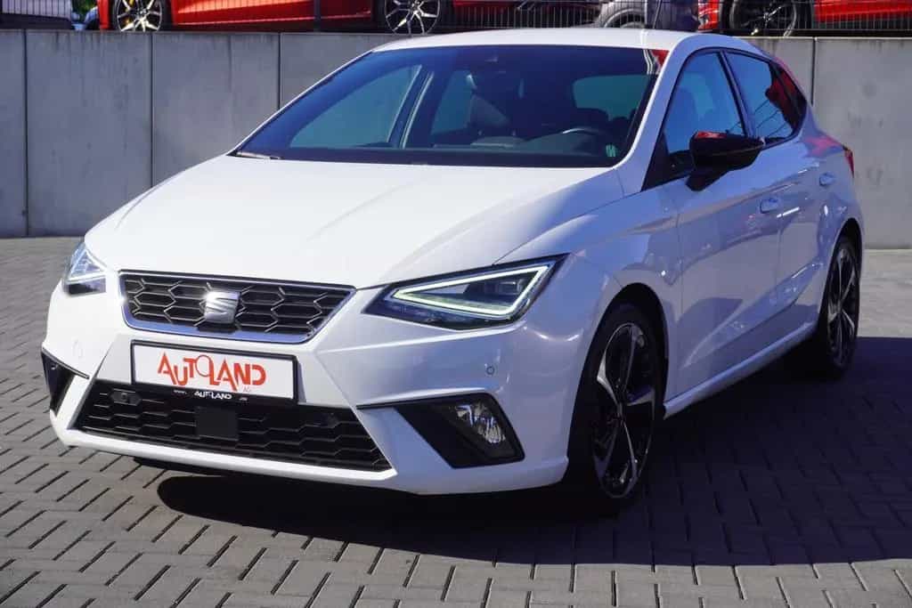 Seat Ibiza 1.5 FR DSG LED Navi ACC FullLink PDC 03/2022-photo-1