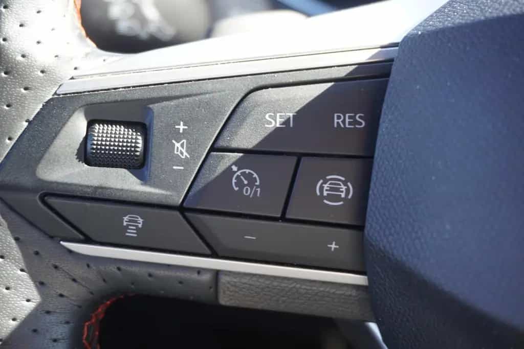 Seat Ibiza 1.5 FR DSG LED Navi ACC FullLink PDC 03/2022-photo-17