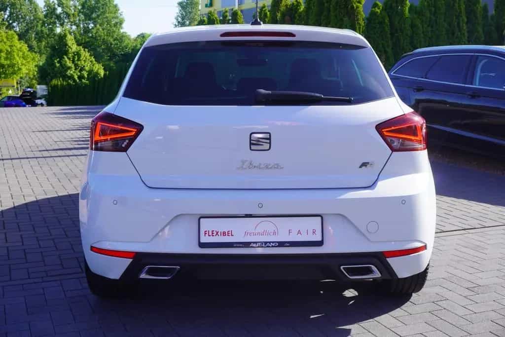 Seat Ibiza 1.5 FR DSG LED Navi ACC FullLink PDC 03/2022-photo-3