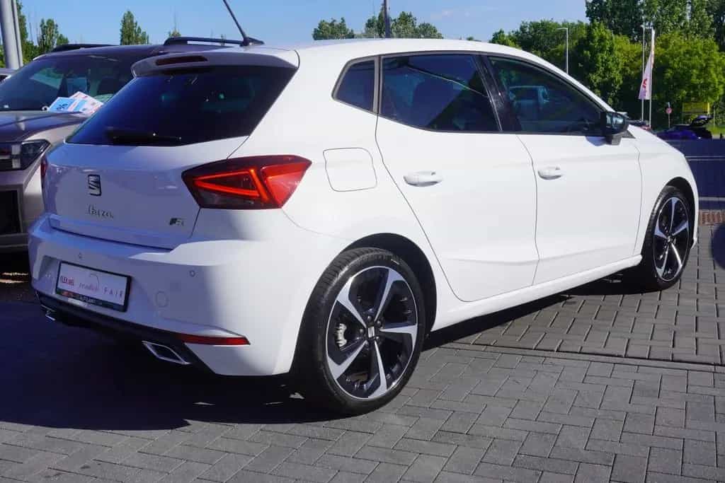 Seat Ibiza 1.5 FR DSG LED Navi ACC FullLink PDC 03/2022-photo-4