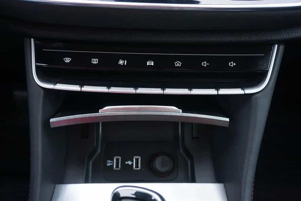 MG HS 1.5 Comfort Aut. LED Navi ACC Sitzheizung 08/2024-photo-14