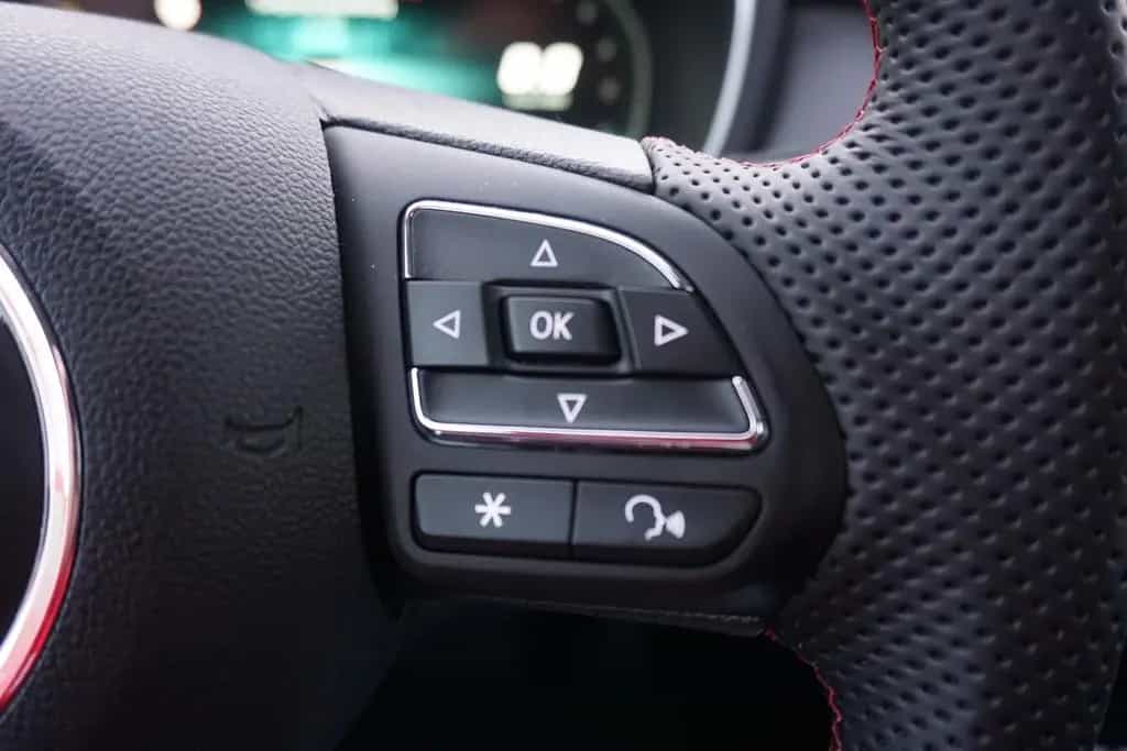 MG HS 1.5 Comfort Aut. LED Navi ACC Sitzheizung 08/2024-photo-19
