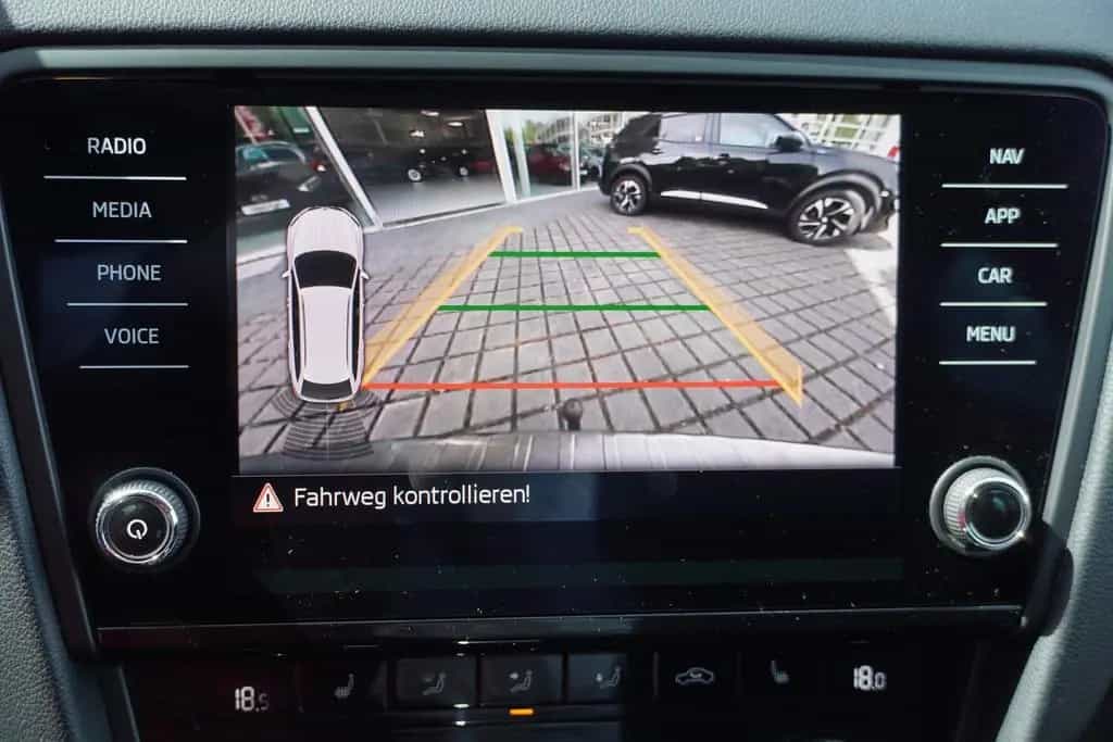 Skoda Octavia Combi 1.5 TSI Navi Kamera Klimaaut. AHK 11/2019-photo-15