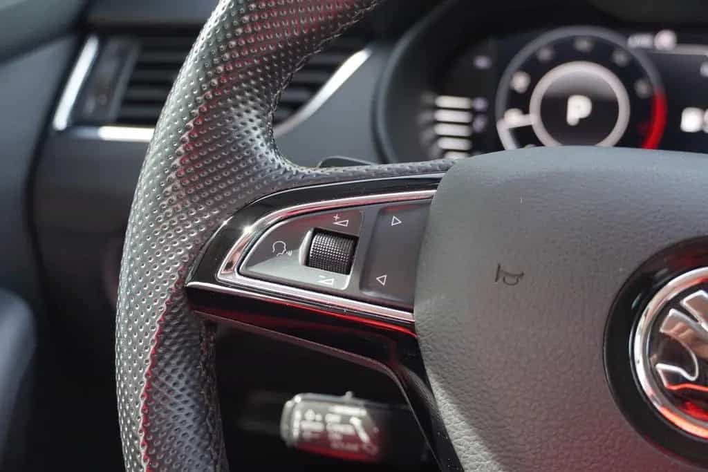 Skoda Octavia Combi 1.5 TSI Navi Kamera Klimaaut. AHK 11/2019-photo-20