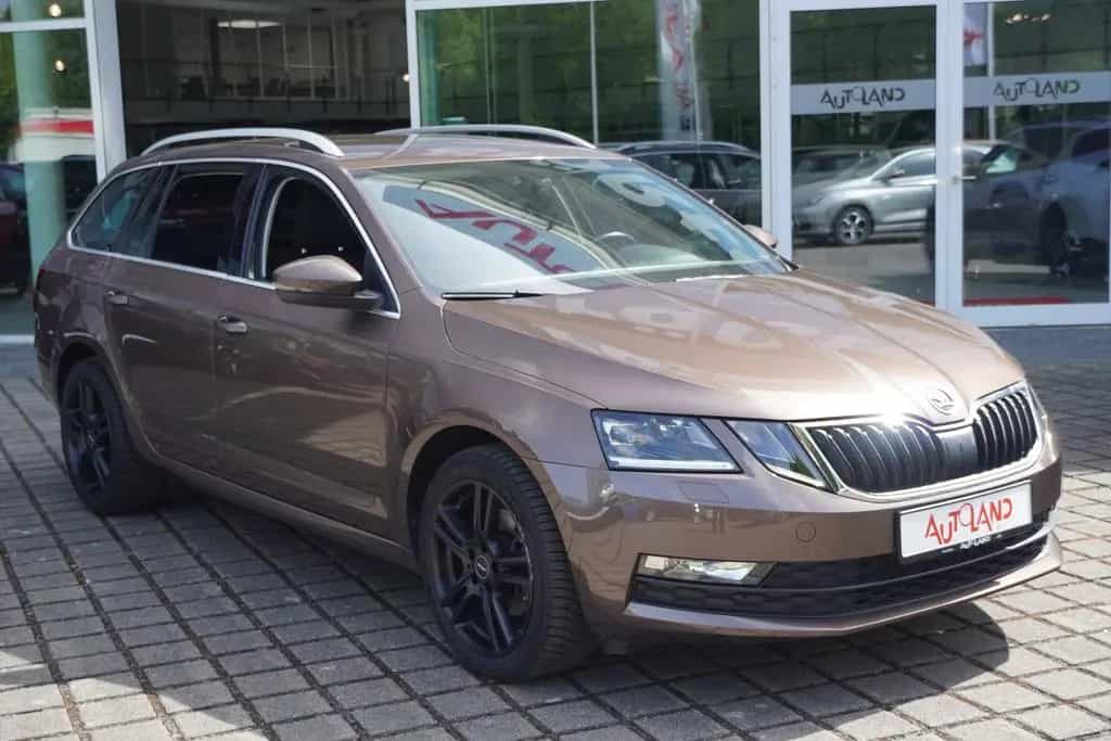 Skoda Octavia Combi 1.5 TSI Navi Kamera Klimaaut. AHK 11/2019-photo-3