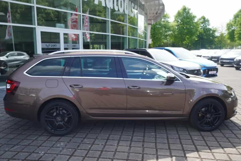 Skoda Octavia Combi 1.5 TSI Navi Kamera Klimaaut. AHK 11/2019-photo-4
