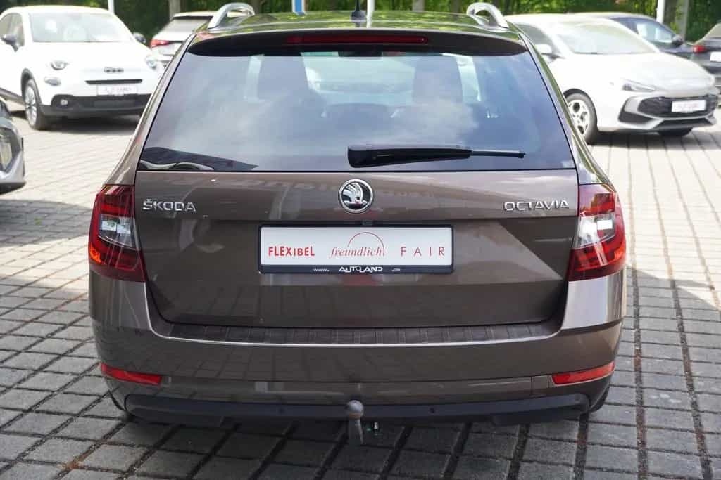 Skoda Octavia Combi 1.5 TSI Navi Kamera Klimaaut. AHK 11/2019-photo-6
