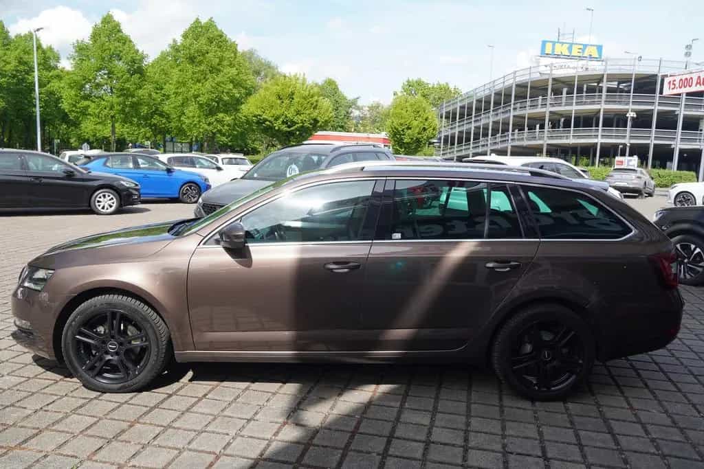 Skoda Octavia Combi 1.5 TSI Navi Kamera Klimaaut. AHK 11/2019-photo-8