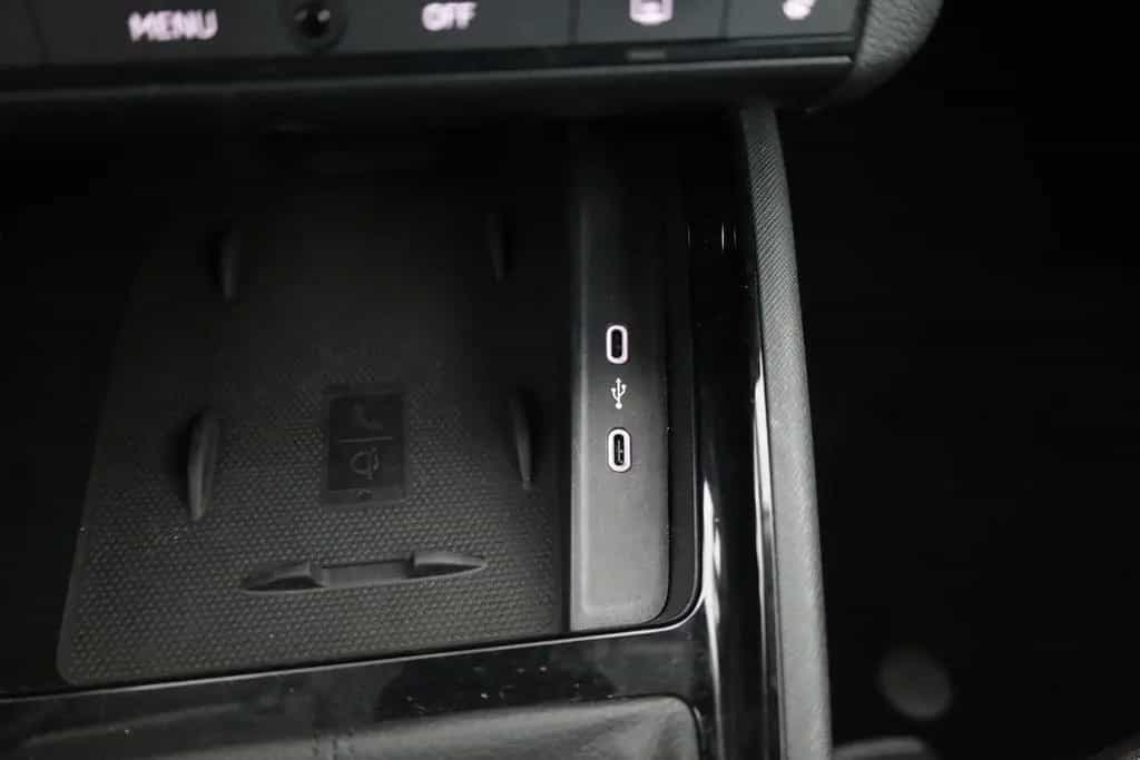 Skoda Kamiq 1.0 TSI DSG Clever LED Navi Kamera ACC DAB 01/2022-photo-12
