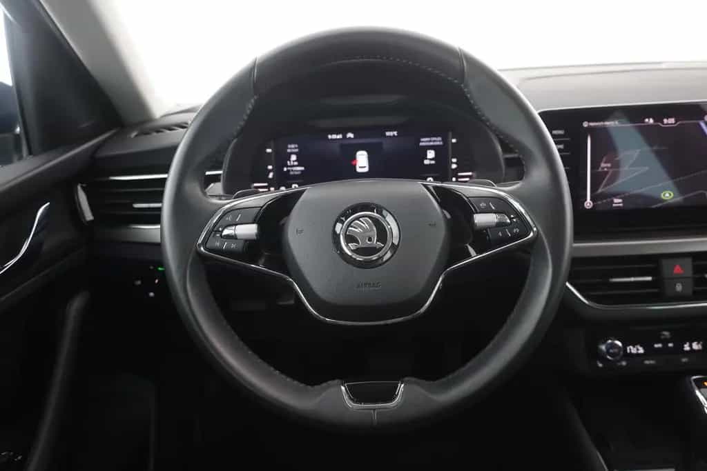 Skoda Kamiq 1.0 TSI DSG Clever LED Navi Kamera ACC DAB 01/2022-photo-14